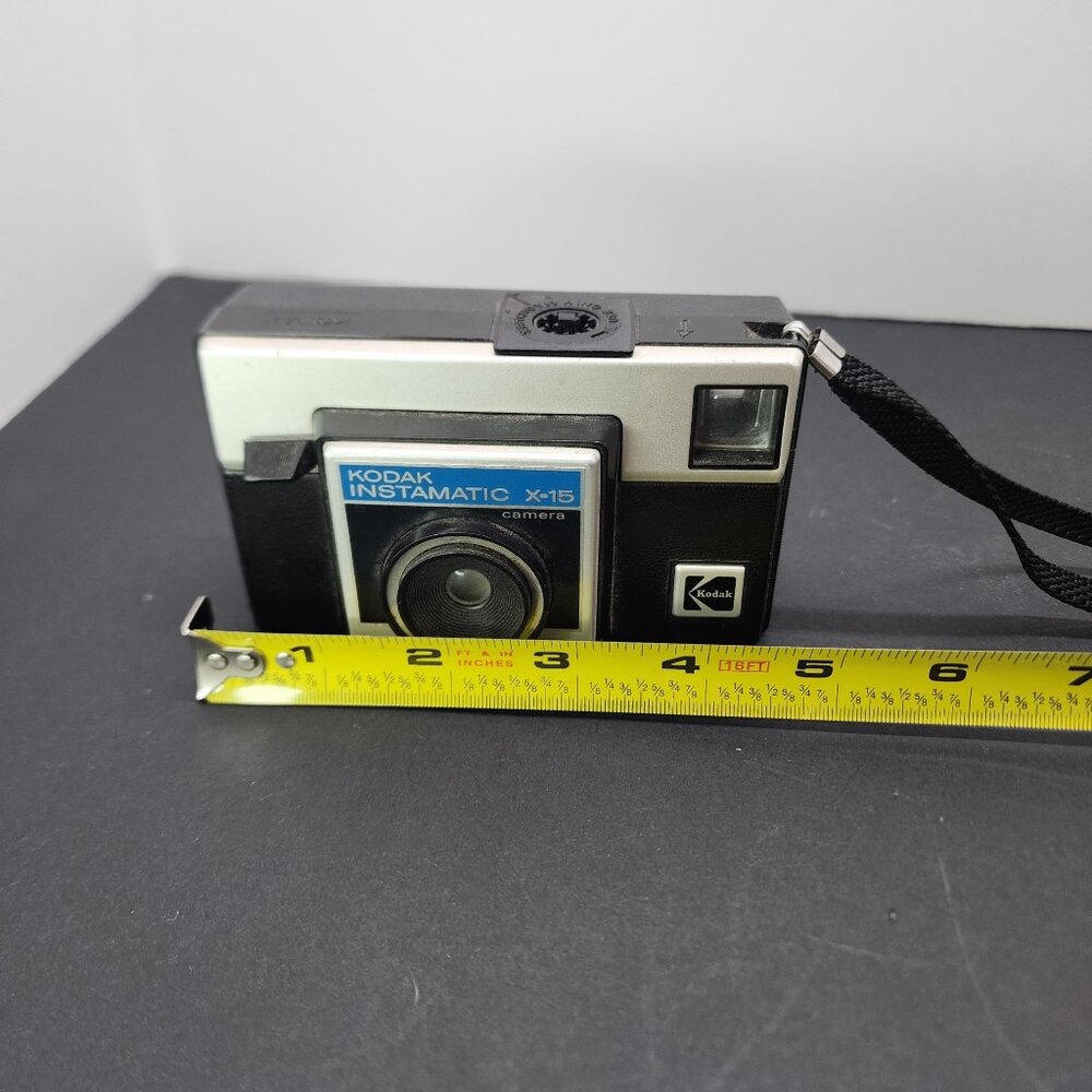 Vintage Kodak Instamic X-15 Film Camera - Not Tested - Sold for Parts Only! - Picture 9 of 9